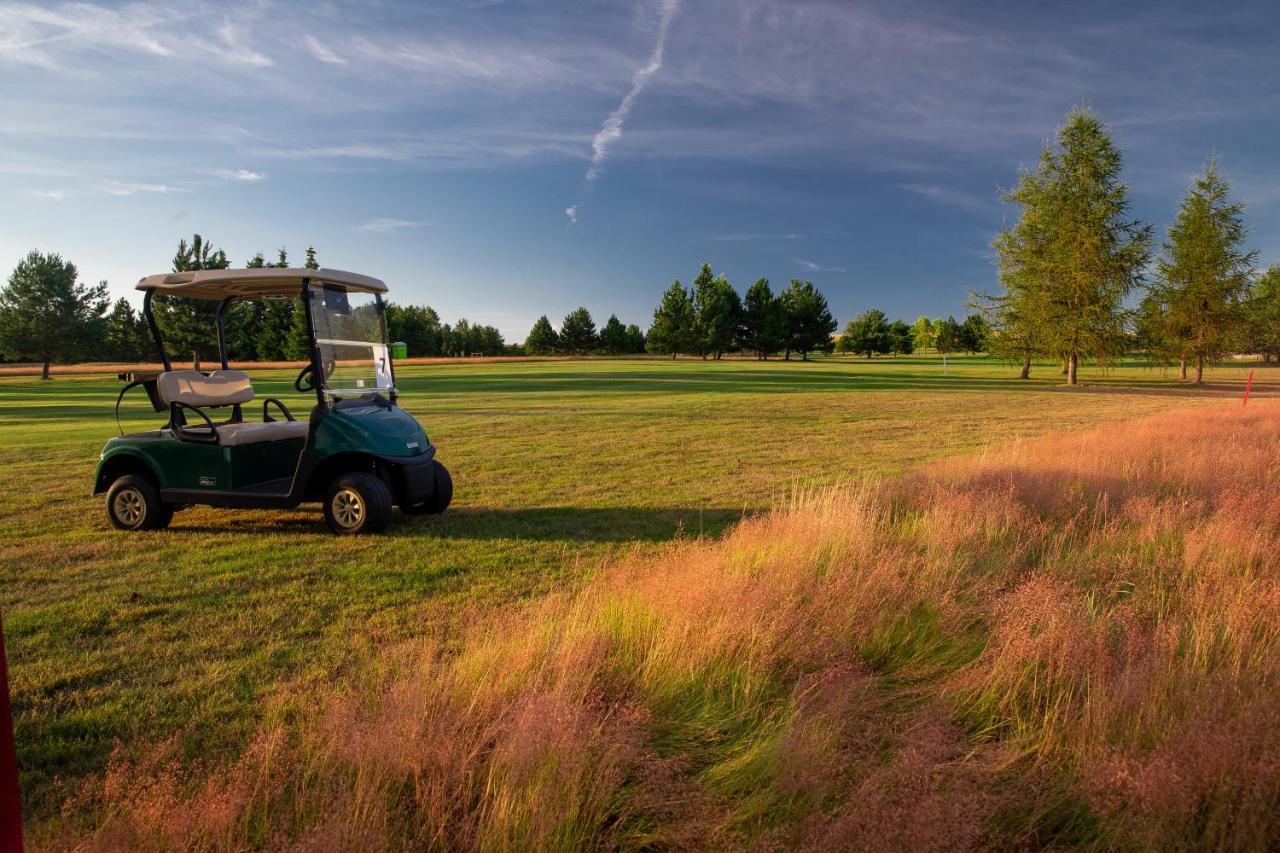 Darovansky Dvur - Wellness & Golf Hotel Břasy Exterior foto